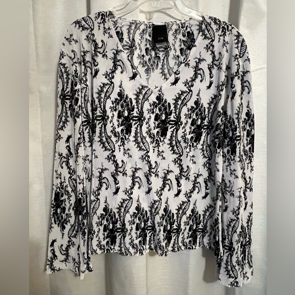 Vintage Y2K Black and White Floral Ribbed Top by j.t.b. Size L